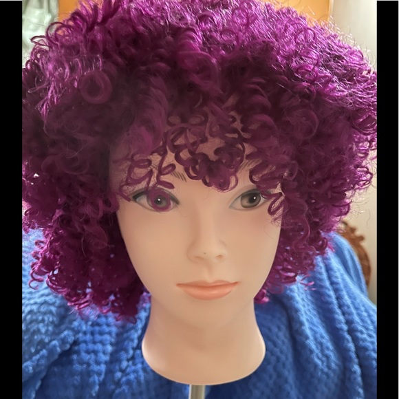 Wigs - Picture 2 of 4